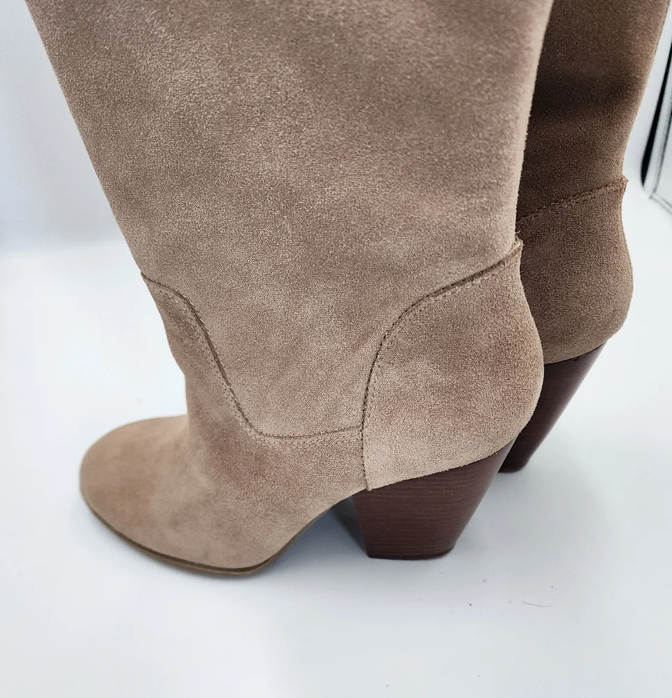BCBG Rumer Taupe Women's Tan Knee-High Boots Size  7 NWT